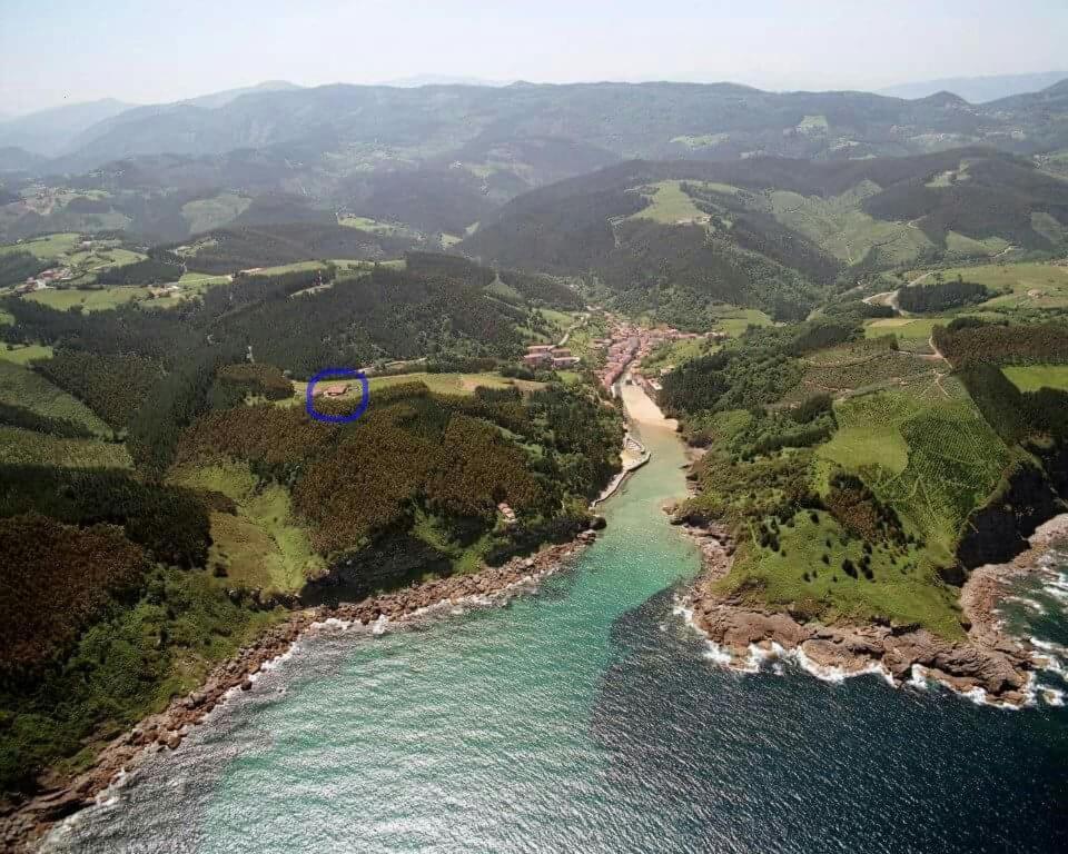 Apartamento, junto al mar Ea Esterno foto